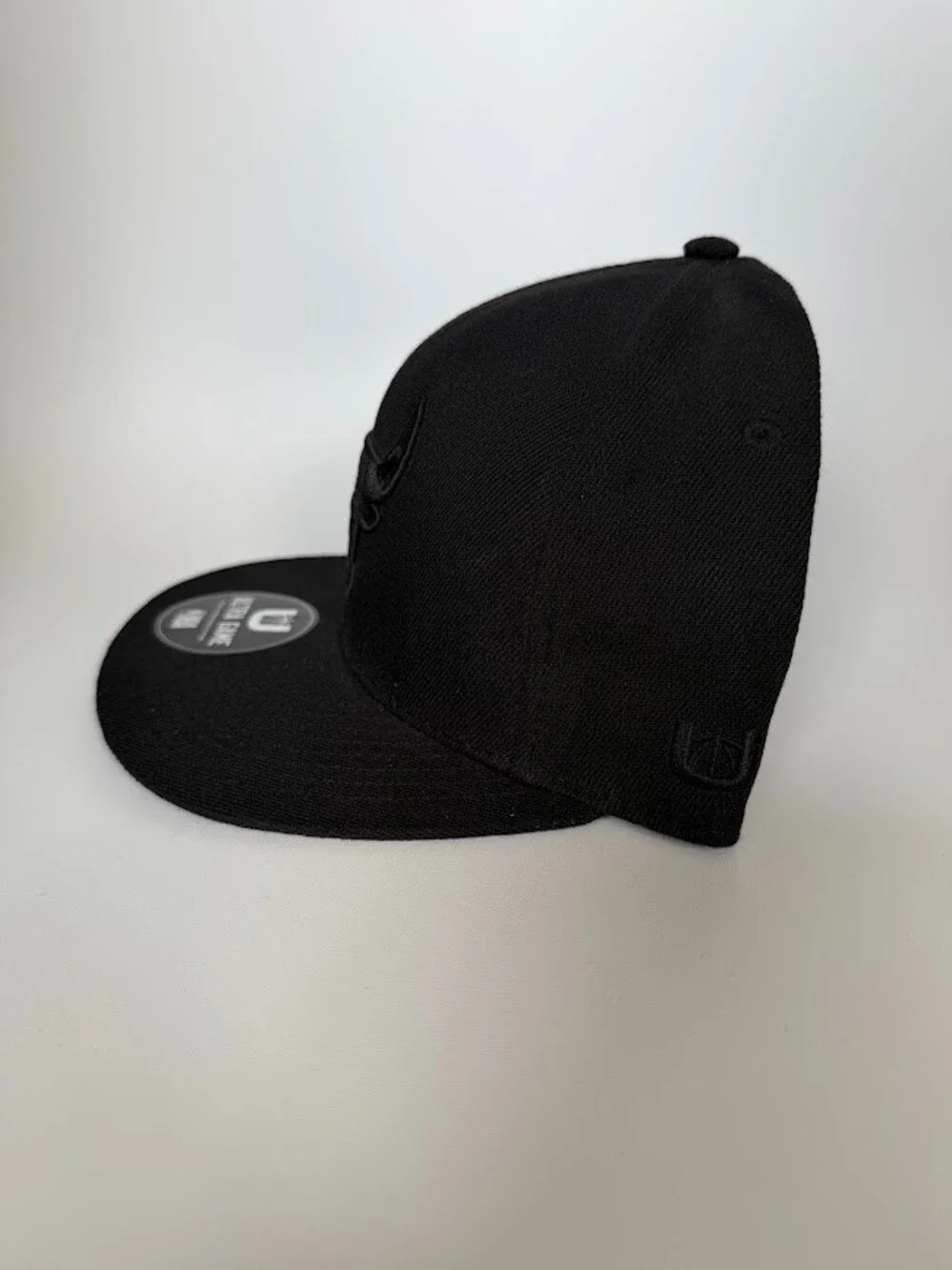 Ultra Game NBA Chicago Bulls Blackout Twill Snapback Hat Cap VGMC046F NWT OSFM